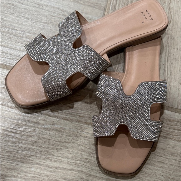 Women's Nina Rhinestone Flat Sandals - Picture 4 of 4